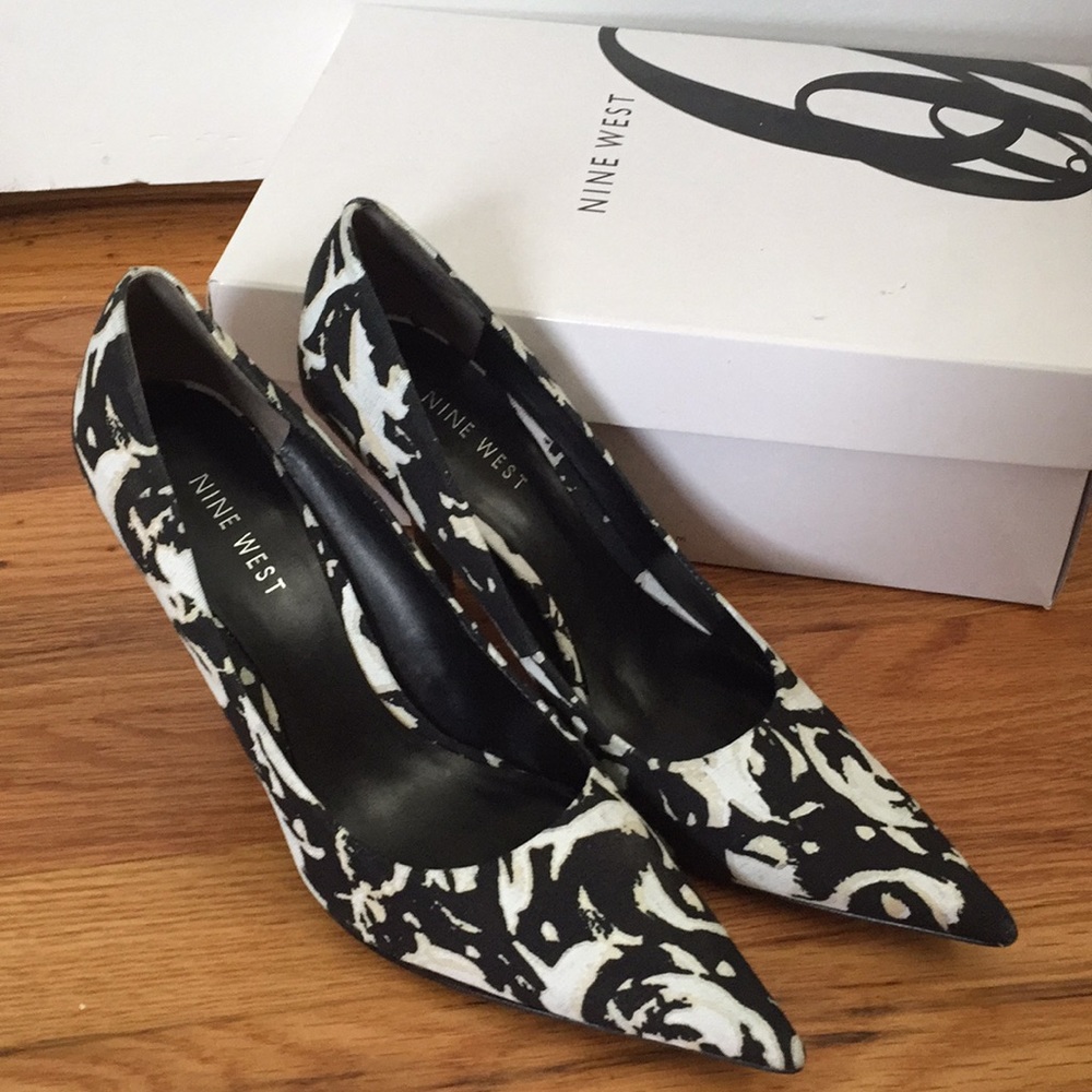 Black and white Nine West pumps